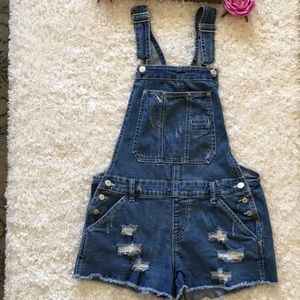 Union Bay Distressed short overalls. Size Medium
